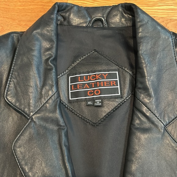 Lucky Leather Co XL Men’s Jacket w/ 3 Buttons, 2 side pockets & 1 inside pocket - Picture 2 of 6